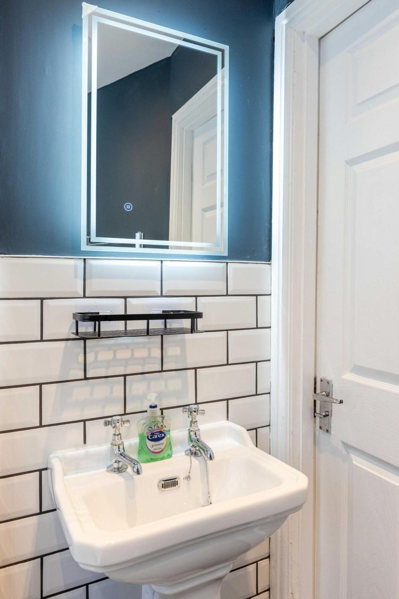 Traditional 3 Bedroom Quiet Duplex Flat By High St, Trams And Buses - Just 1-5 Miles To Centre Эдинбург Экстерьер фото