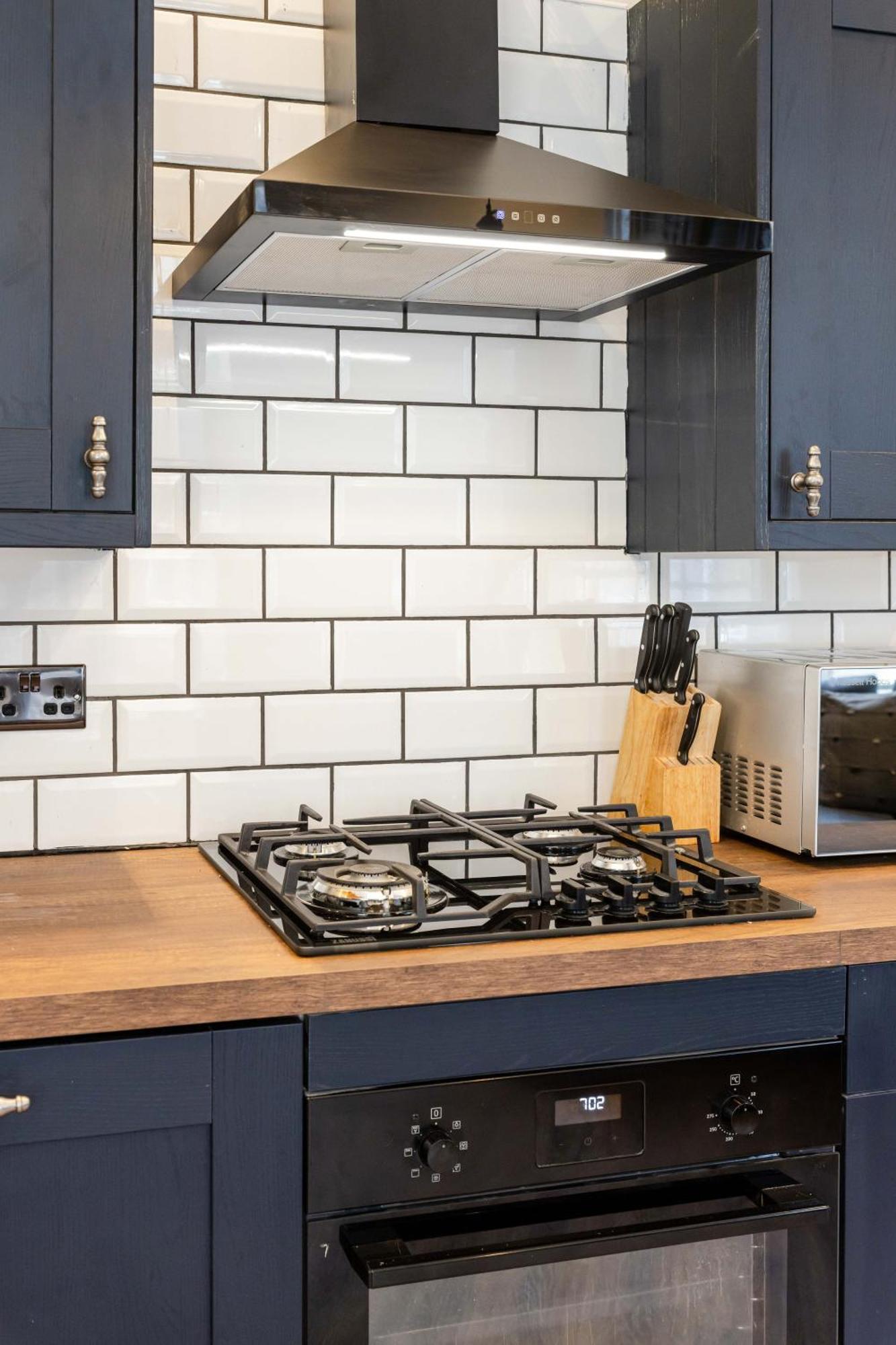 Traditional 3 Bedroom Quiet Duplex Flat By High St, Trams And Buses - Just 1-5 Miles To Centre Эдинбург Экстерьер фото